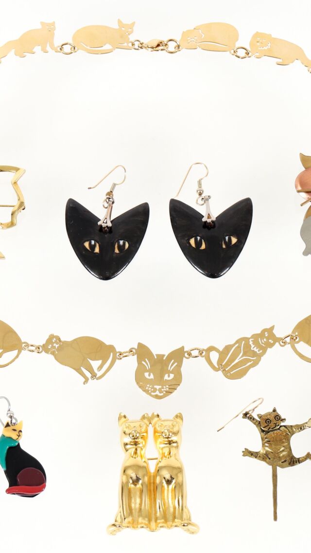 For all of our cat lovers… 

Lot 527: 18K Paloma Picasso Tiffany Cat Pin and more cat jewelry 🥰

A featured lot in our upcoming Online+ sale NEXT WEDNESDAY @ 10am. Don’t miss it! 

Thank you for viewing and bidding at the link in our bio 🌟
.
.
.
#Tiffanydesigned #tiffanyjewleryforsale #tiffanyjewlery #Picasso #picassojewelry #bidding #winning #auctionszn #auction #onlineauction #catlover #cats #catjewlery