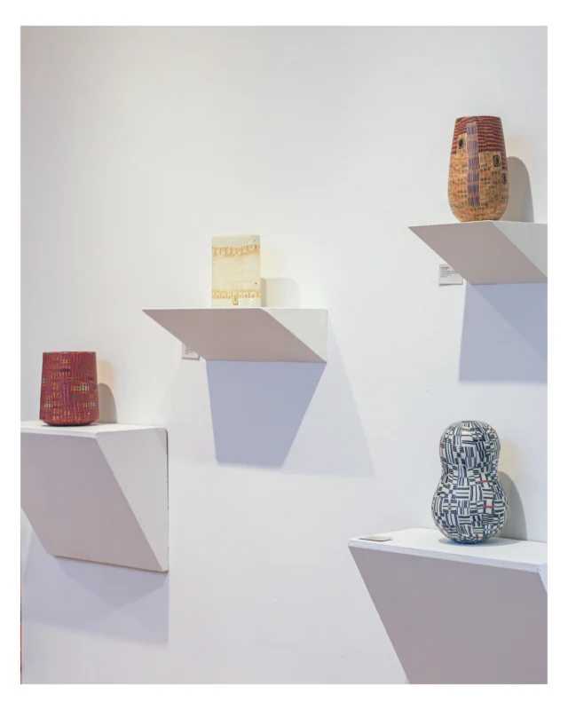 As we continue to work on your auction pick-ups, perfecting our upcoming sales, and preparing the second-half of 2025’s events… 

We invite you to come by, cool off, and enjoy artwork by local and internationally based artists, on display in our Main Gallery ✨

Including new work by Australian glass artist, Giles Bettison (@glassgiles), and Pittsburgh-based plein air painter, Josh Hoffman (@josh.hoffman.165) 🌟

#gilesbettison #glassart #joshhoffman #pleinair #oilpainting #vanessagerman #zoëwelsh #pittsburgh #sharifbey #sculpture #vessel #elanatsui #framedartwork #newartwork #marymartin #jeffschwarz #ceramics #fineartondisplay #collectartyoulove #frameartyoulove